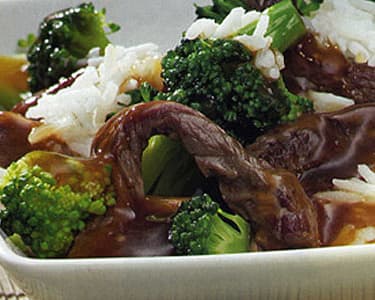 Рис Ширатаки с овощами и говядиной